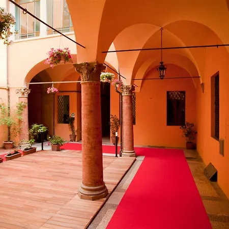 Cavour 3* Bologna