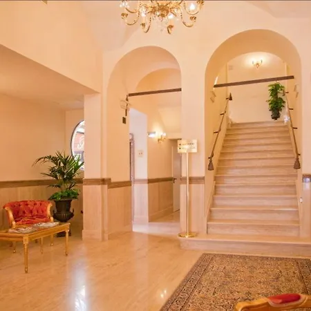 Cavour Szálloda 3*