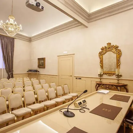 Cavour Hotel