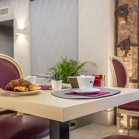 Szálloda Cavour 3*
