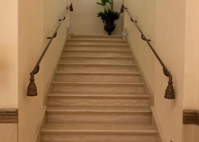 Cavour Отель 3*