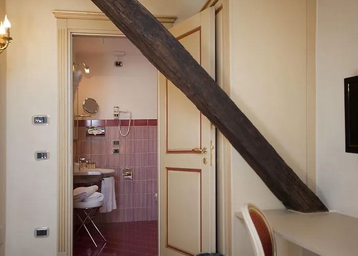 Cavour Hotel 3*